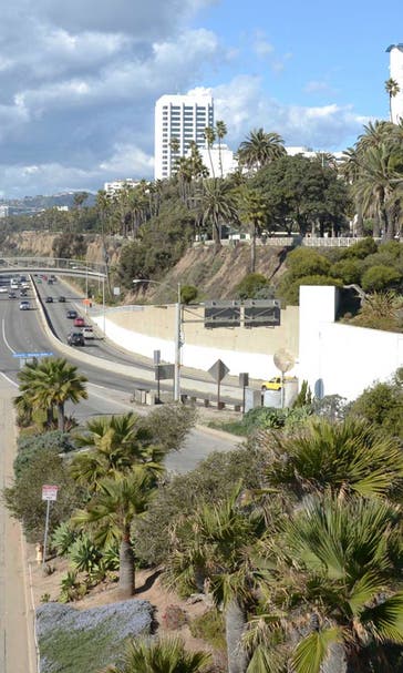Pro football in Los Angeles: A 90-year timeline